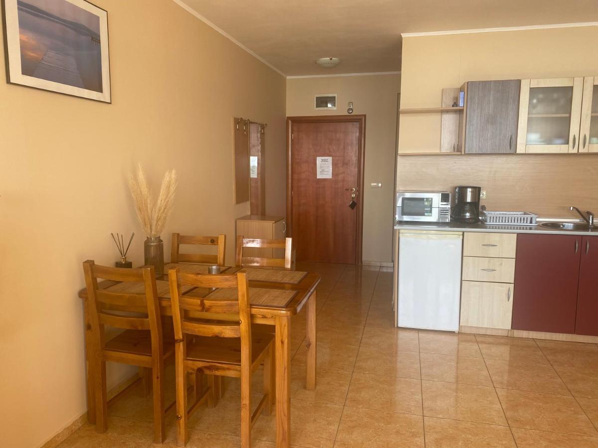 Dolce Vita Apartment Sveti Vlas Exterior foto